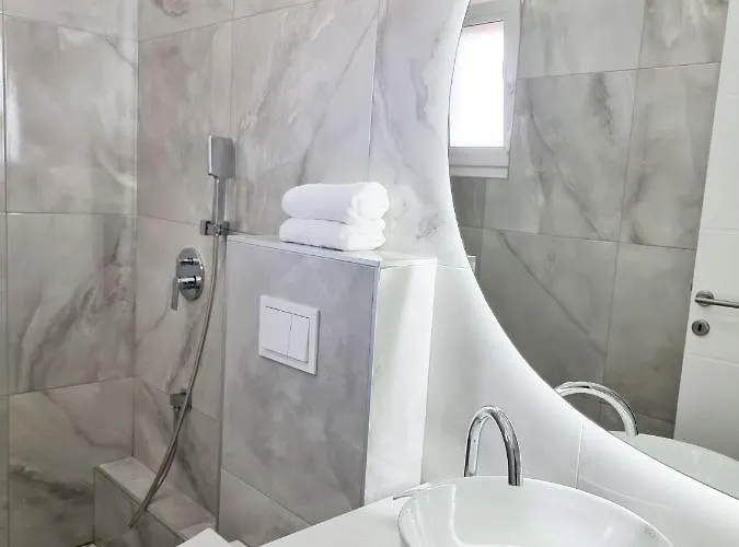 Adria Mare تْسْغيكفانِتْسا